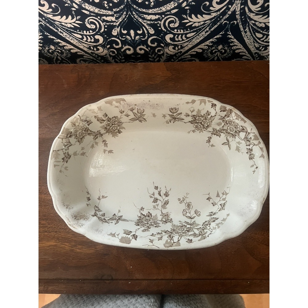 Rare Vintage Wedgwood‎ Celia Serving Bowl. Beautiful Condition For Its Age.